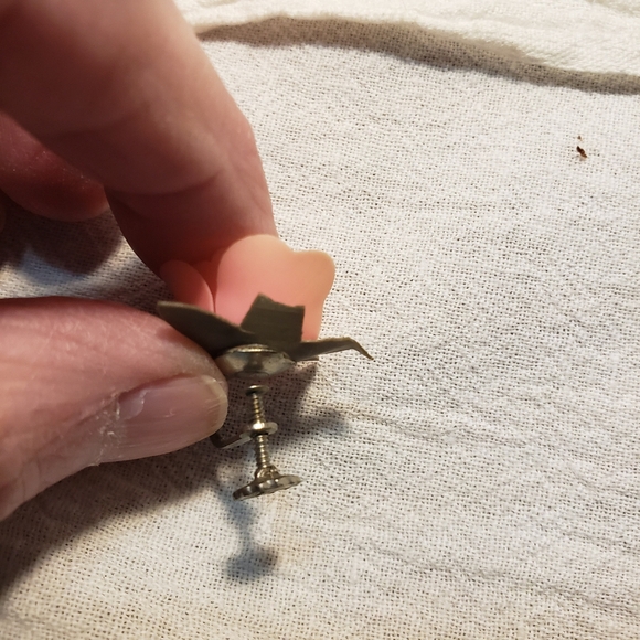 Stunning Vintage Japan Carved Celluloid Blush Pink Earrings with screw backs - Picture 10 of 11